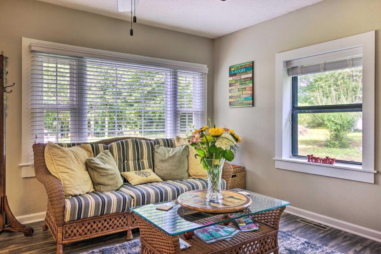 Shaw Creek Cottage With Fire Pit And Forest Views Hendersonville Εξωτερικό φωτογραφία