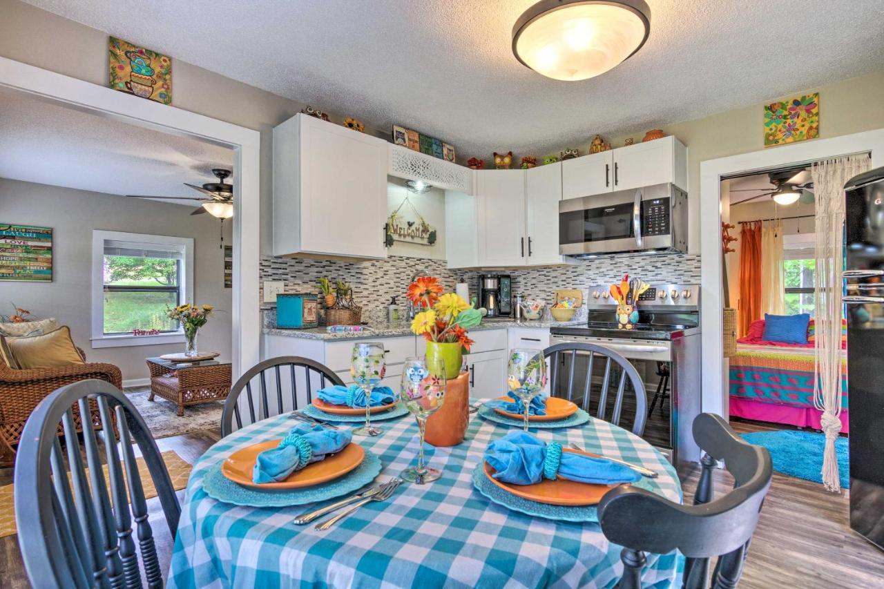 Shaw Creek Cottage With Fire Pit And Forest Views Hendersonville Εξωτερικό φωτογραφία