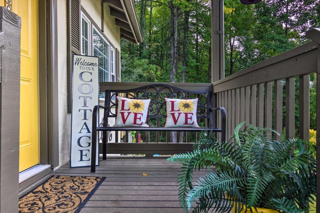 Shaw Creek Cottage With Fire Pit And Forest Views Hendersonville Εξωτερικό φωτογραφία