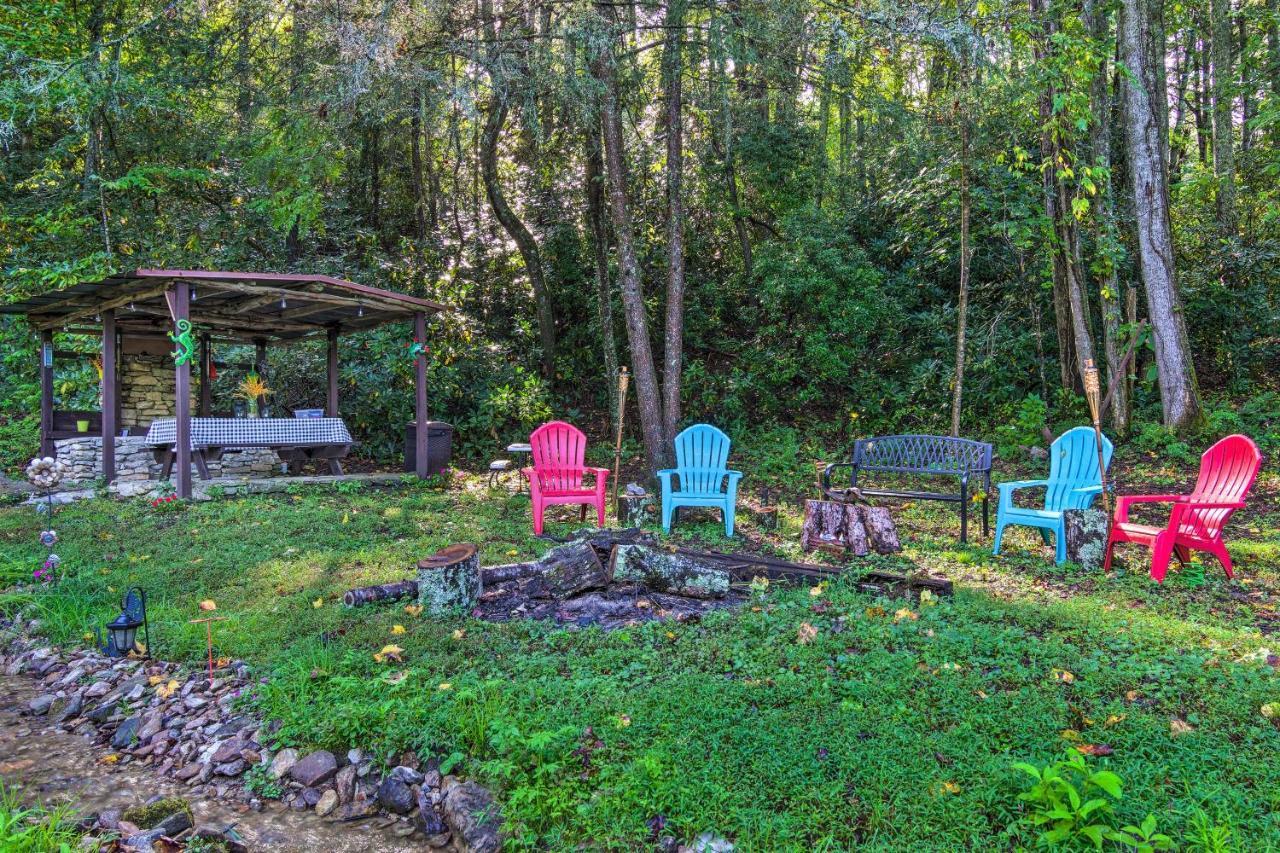 Shaw Creek Cottage With Fire Pit And Forest Views Hendersonville Εξωτερικό φωτογραφία