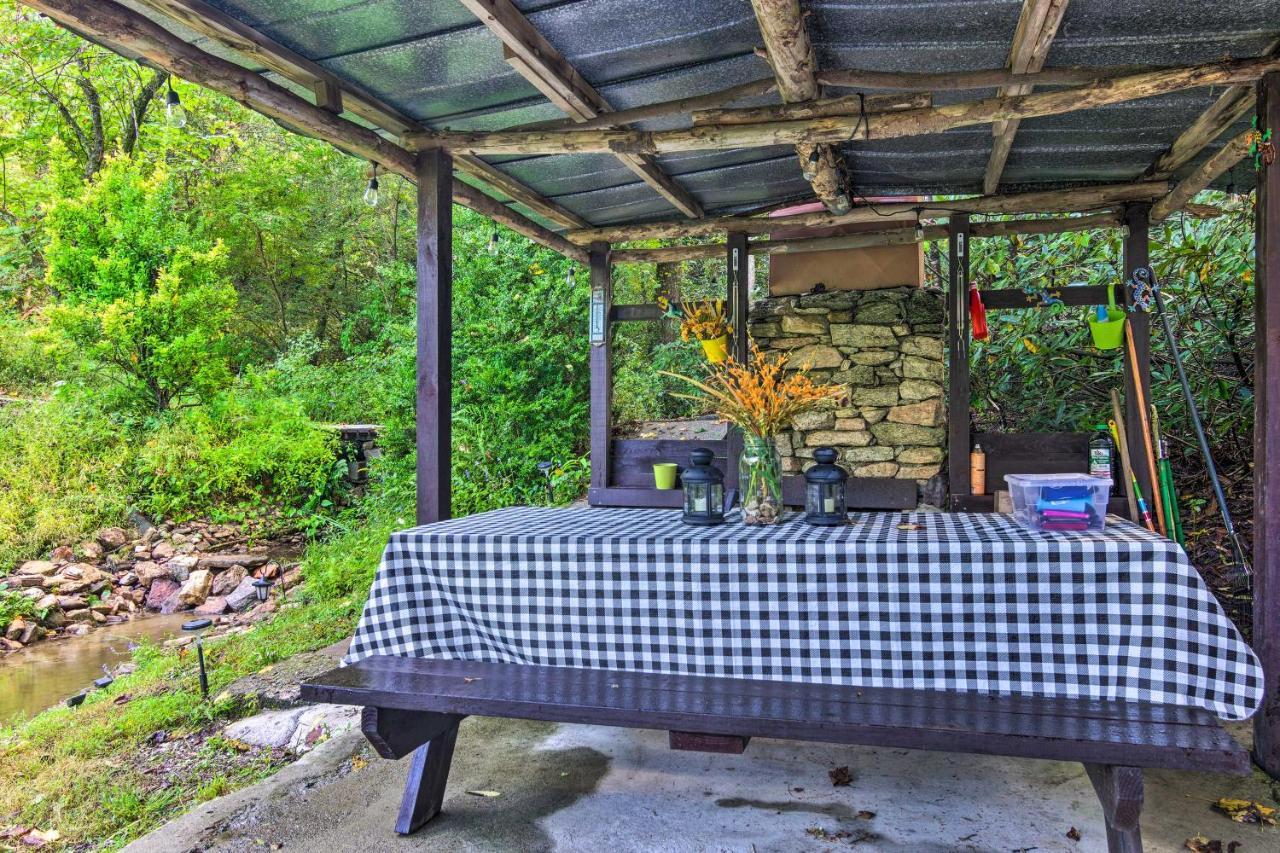 Shaw Creek Cottage With Fire Pit And Forest Views Hendersonville Εξωτερικό φωτογραφία