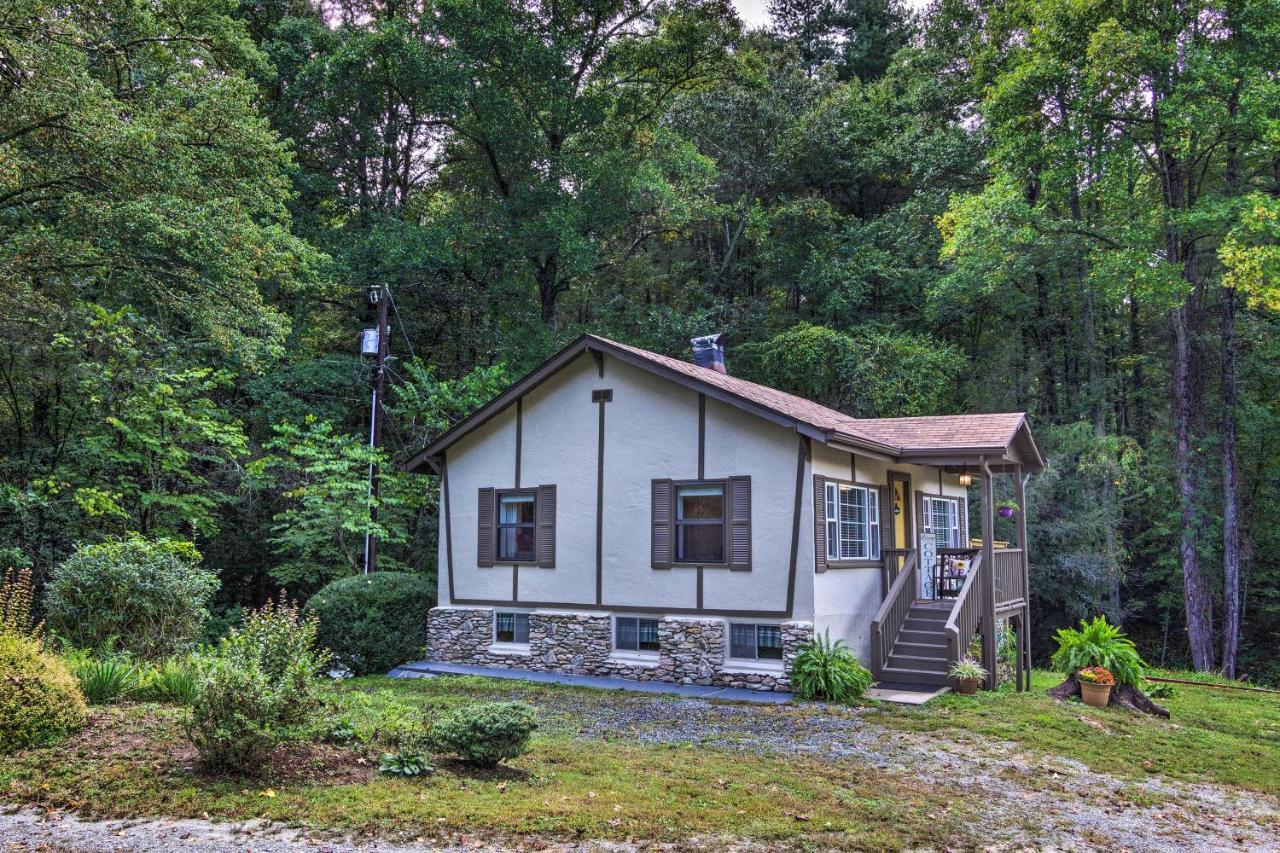 Shaw Creek Cottage With Fire Pit And Forest Views Hendersonville Εξωτερικό φωτογραφία