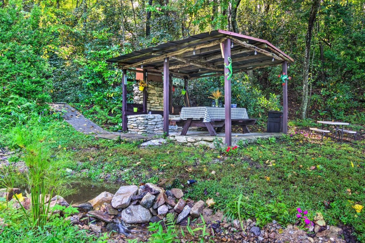 Shaw Creek Cottage With Fire Pit And Forest Views Hendersonville Εξωτερικό φωτογραφία